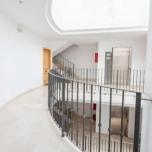 Penthouse With Private Jacuzzi & Rooftop - Center By Rems Apartment