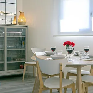 Apartment -malagasunapts-centre Pool&parking Bus-train Station Malaga