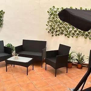 Relaxing With Lovely Patio Apartment *