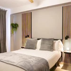 Comodo De 3 * Málaga
