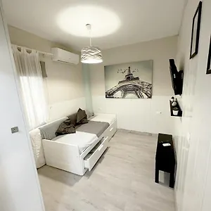 Estudio Cerca Estacion Bus Y Tren Apartment