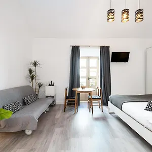 Apartment H2m Hiniestrosa French Balcony Aacc Wifi