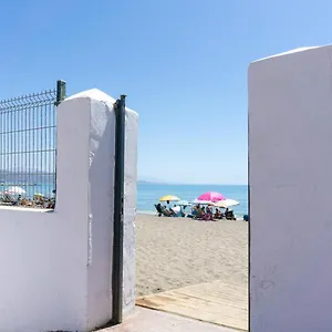 Acogedora Casa Junto Al Mar ,cerca Del Centro Urbano * Malaga