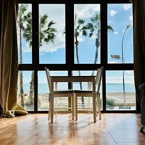 Malagueta Beachfront Apartment *