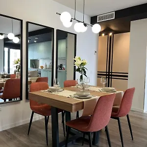 Marina Coastal Bliss Centro Apartment *