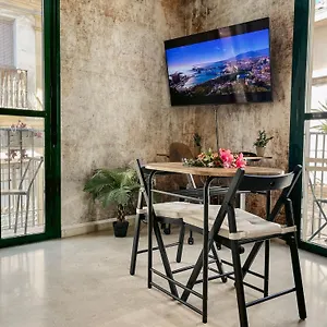 Apartment Harmony Free Garage Shared Roof Terrace *