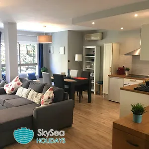 Skysea Holidays Victoria Apartment *